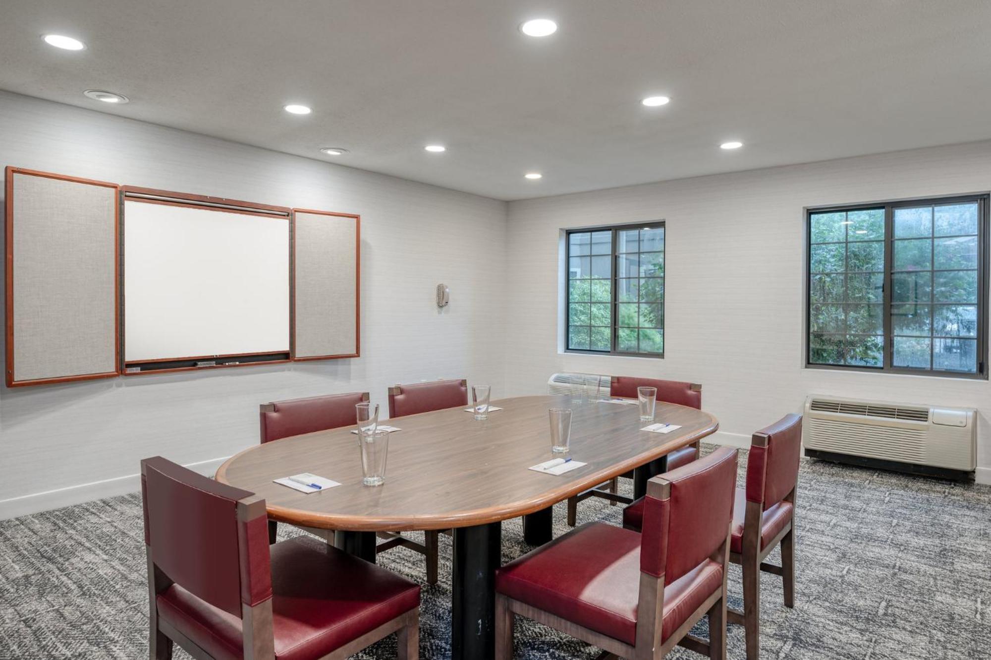 Staybridge Suites Allentown Airport Lehigh Valley By Ihg Exterior photo